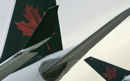 Máy bay Canada quất suýt rụng cánh máy bay Ba Lan
