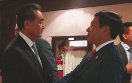 Phó thủ tướng Phạm Bình Minh gặp Ngoại trưởng Vương Nghị tại Manila