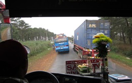 'Tôi từng tham tiền chở quá tải và... lật xe'