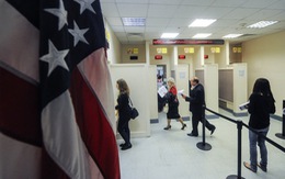 Mỹ tạm ngưng cấp visa phi định cư cho công dân Nga