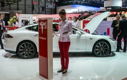 CEO Tesla hứa cải tiến mẫu xe điện cho 'ngon lành' hơn