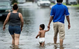 ​Bão Harvey gây lũ lụt ở Houston, ít nhất 3 người chết