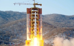 ​Tên lửa Triều Tiên phóng qua Nhật Bản trước khi rơi xuống biển