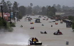 Ít nhất 8 người thiệt mạng, người Mỹ cứu nhau trong mưa bão