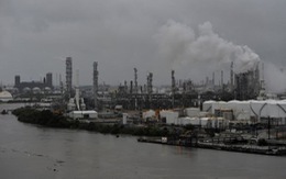 Mỹ 'xả kho' 500.000 thùng dầu thô hạ nhiệt giá dầu sau bão Harvey