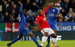 ​10 người Leicester cầm hòa M.U ở phút cuối