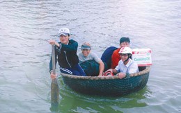 Tết sớm trên cảng cá