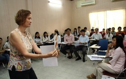 Khi nhà giáo ôm cặp đi thi