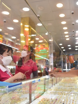 Giá vàng lao dốc