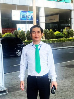 Khen thưởng nhân viên taxi Mai Linh trả lại 300 triệu đồng khách bỏ quên