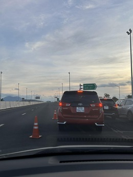 Đóng cao tốc Phan Thiết - Dầu Giây do ùn ứ sau kỳ nghỉ lễ, điều tiết xe xuống quốc lộ 1