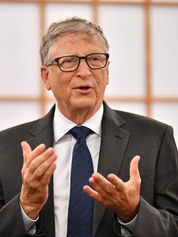 Tỉ phú Bill Gates tiết lộ đã cho đi 100 tỉ USD, khẳng định con cái sẽ không nghèo