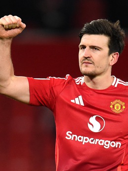 Maguire ghi bàn gây tranh cãi phút 90+3, Man United đi tiếp ở FA Cup