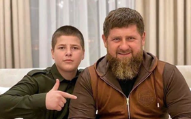 Con trai 16 tuổi của lãnh đạo Chechnya gia nhập tiểu đoàn mới của Bộ Quốc phòng Nga