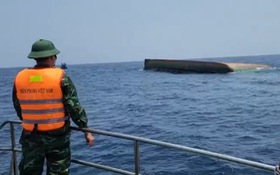 Vụ sà lan chìm ở biển Lý Sơn, tàu kéo mất tích chưa xác định chìm hay đang trôi dạt