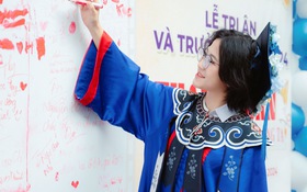 Nữ sinh Đồng Nai gây sốt khi mặc Việt phục trong ngày trưởng thành