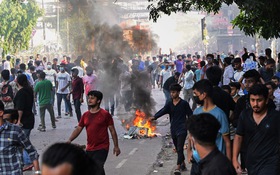 Giới trẻ Bangladesh nổi loạn, đốt đài truyền hình