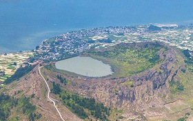 Đảo Lý Sơn xin sửa chữa hồ chứa nước trên miệng núi lửa triệu năm