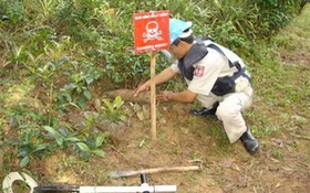 Người Mỹ dọn bom mìn ở Quảng Trị