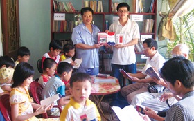Thăm làng đọc sách