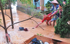 Hà Tĩnh cồn cào sống qua lũ