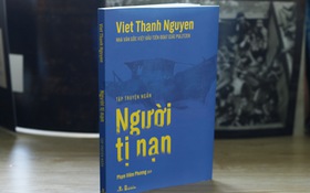 Con mắt im lặng nhìn vết thương