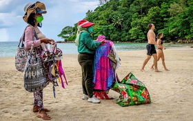 Tên bay đạn lạc