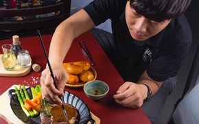 Người trang điểm chuyên nghiệp cho các món ăn Việt