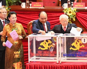 Hình ảnh các đại biểu Đại hội Đảng bỏ phiếu bầu Ban Chấp hành Trung ương khóa XIII