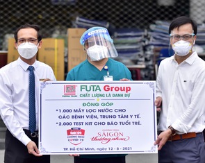 Tập đoàn Phương Trang tặng 1.000 máy lọc nước cho hệ thống y tế tuyến đầu