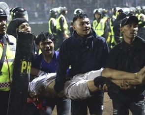 Số người chết trong vụ bạo loạn ở Indonesia tăng lên 130