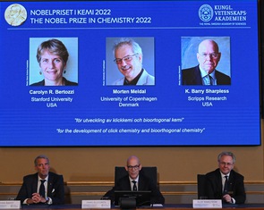 Nobel hóa học 2022: Sự đơn giản, hữu dụng lên ngôi