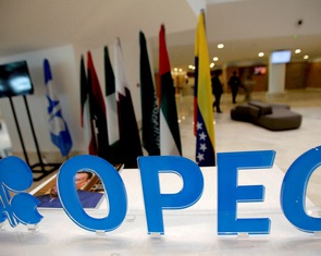Saudi Arabia và OPEC thảo luận về tăng sản lượng dầu, giảm căng thẳng với Mỹ