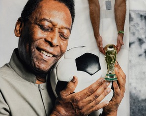 Vua bóng đá Pele nhắn gửi: 'Tôi khỏe, mọi người hãy bình tĩnh và tích cực!'