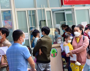 Trẻ bị sốt sau khi khỏi COVID-19: Cha mẹ cảnh giác, coi chừng bệnh nguy hiểm