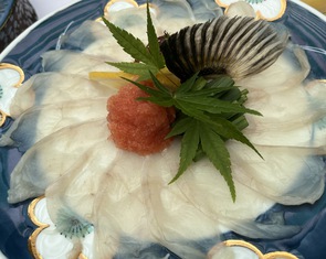 'Món ăn tử thần' sashimi từ cá nóc giá bạc triệu được giới thiệu ở TP.HCM