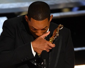 Will Smith bị cấm dự các lễ trao giải Oscar trong 10 năm, giữ nguyên tượng vàng