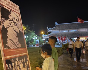 Triển lãm sách và tư liệu về Chủ tịch Hồ Chí Minh tại Bình Lục, Hà Nam