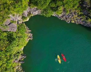 Đến vịnh Lan Hạ chèo thuyền kayak, khám phá Áng Thảm - thiên đường giữa nhân gian