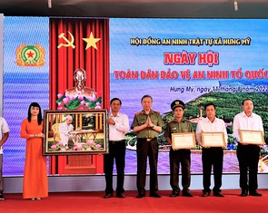 Bộ trưởng Tô Lâm dự Ngày hội toàn dân bảo vệ an ninh Tổ quốc tại Cà Mau