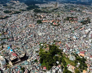 Đà Lạt 'bất ngờ ngập' vì rác, nhà kính, bê tông