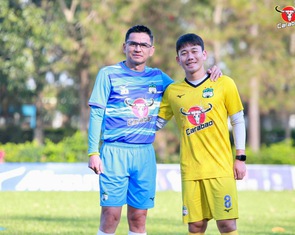 Hoàng Anh Gia Lai và ban tổ chức V-League căng thẳng vì 'đụng hàng' tài trợ