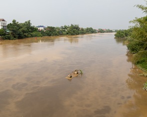 Chủ tịch Quảng Trị: Sông Sa Lung ô nhiễm, tại sao không phát hiện nguồn thải?