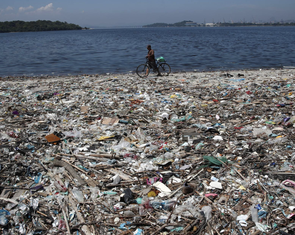 Hạt vi nhựa tích tụ dày đặc ngoài khơi Nhật Bản, chuyện gì xảy ra?