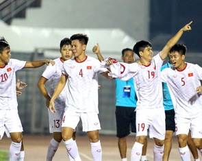 HLV Philippe Troussier công bố danh sách tập trung 41 cầu thủ đội U23 Việt Nam
