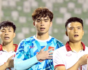Thủ môn U23 Việt Nam nhập viện giữa trận gặp U23 UAE