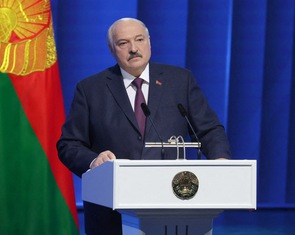 Đồng minh Belarus kêu gọi ngừng bắn ngay ở Ukraine, Nga không vui