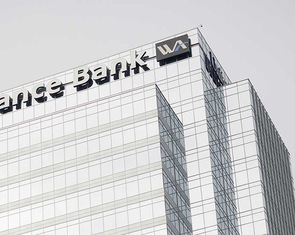 Tiền gửi vào các ngân hàng lớn của Mỹ giảm kỷ lục 521 tỉ USD