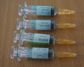 Vụ 5 trẻ tiêm vắc xin hết hạn: đình chỉ 2 cán bộ y tế