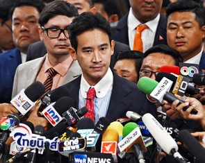 Tòa án Thái Lan chấm dứt hy vọng cầm quyền của Đảng Tiến bước